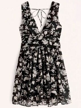Abercrombie & Fitch Black Floral Flirty Drama Mini Dress Size XL Tall NWT